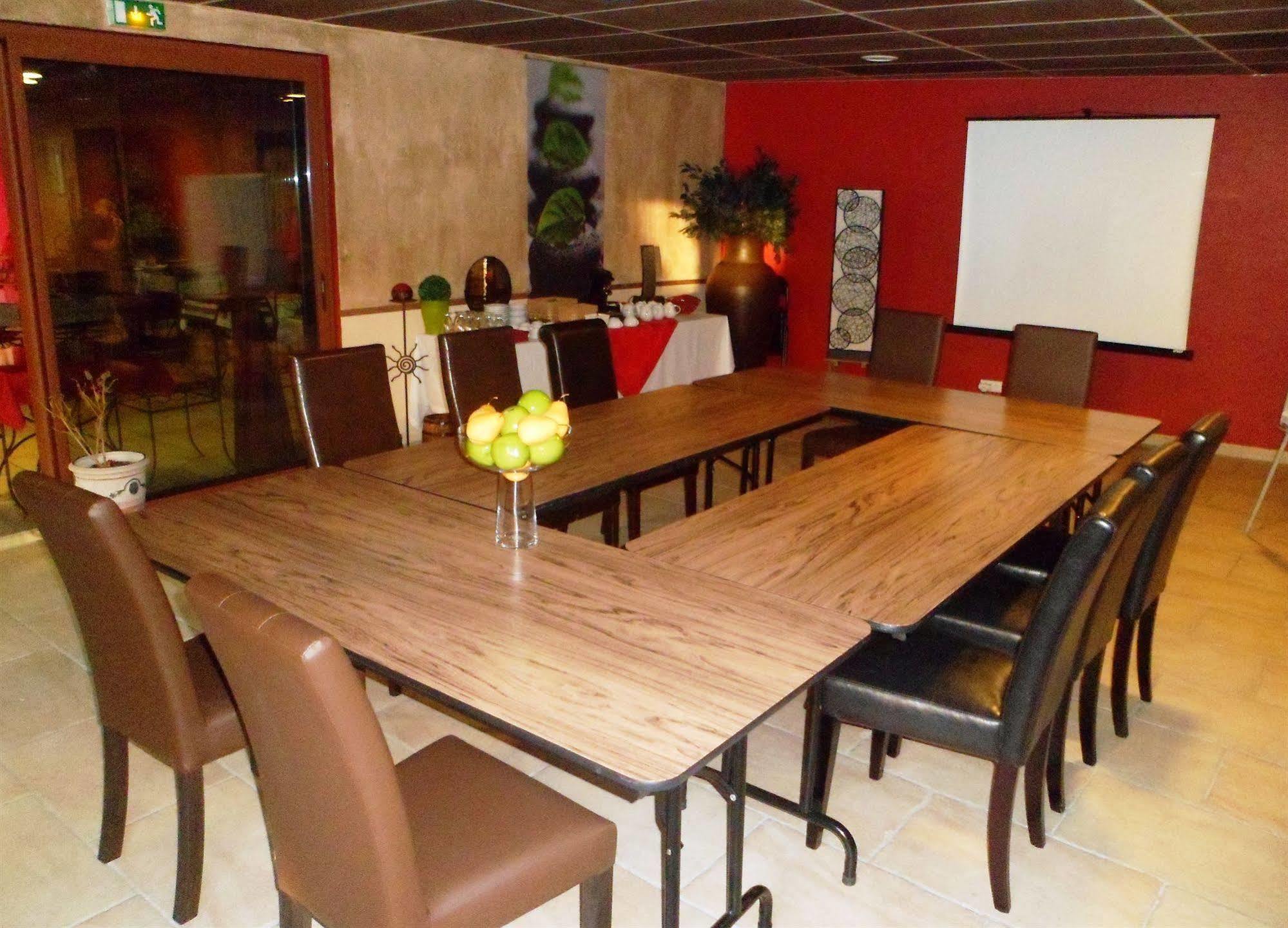 The Originals City, Hotel Le Village Provencal, Aix-En-Provence Nord Pertuis Ngoại thất bức ảnh